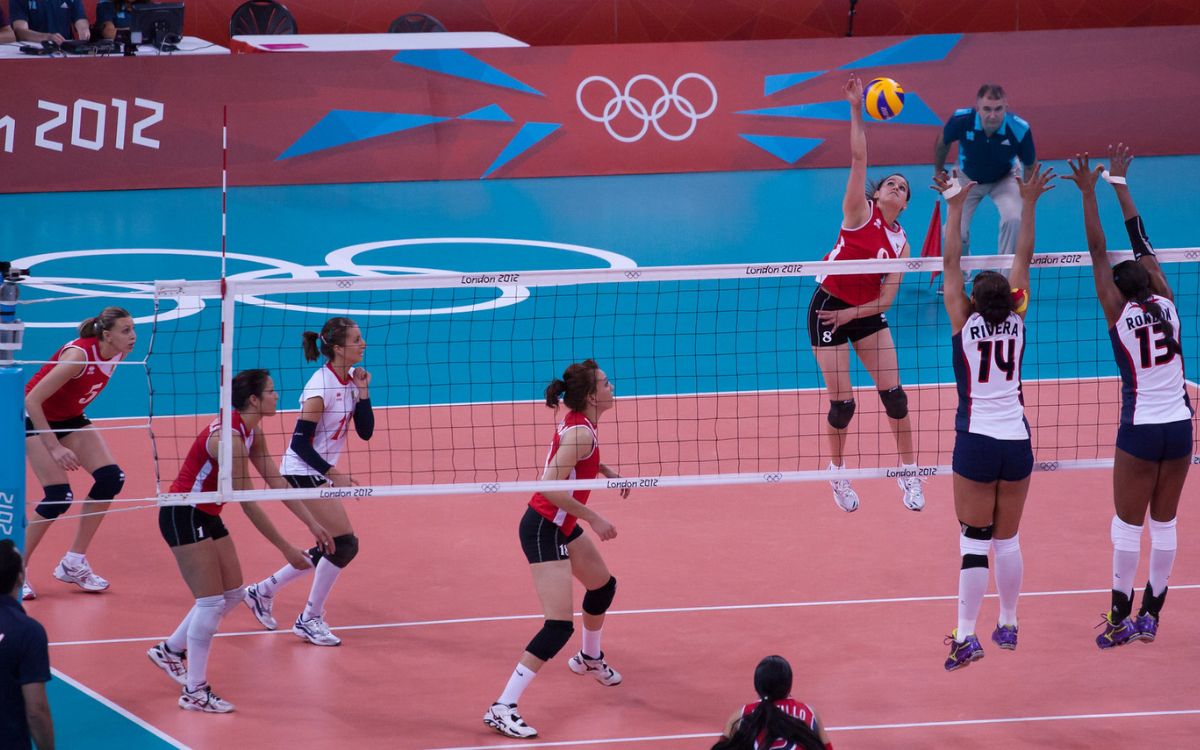 Explaining volleyball to beginners TAFE MEDIA